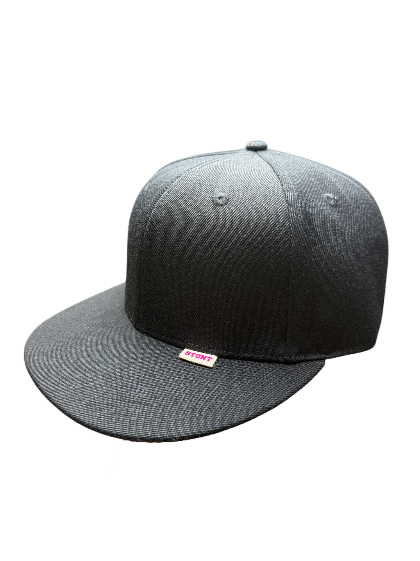 BLACK FITTED CAP